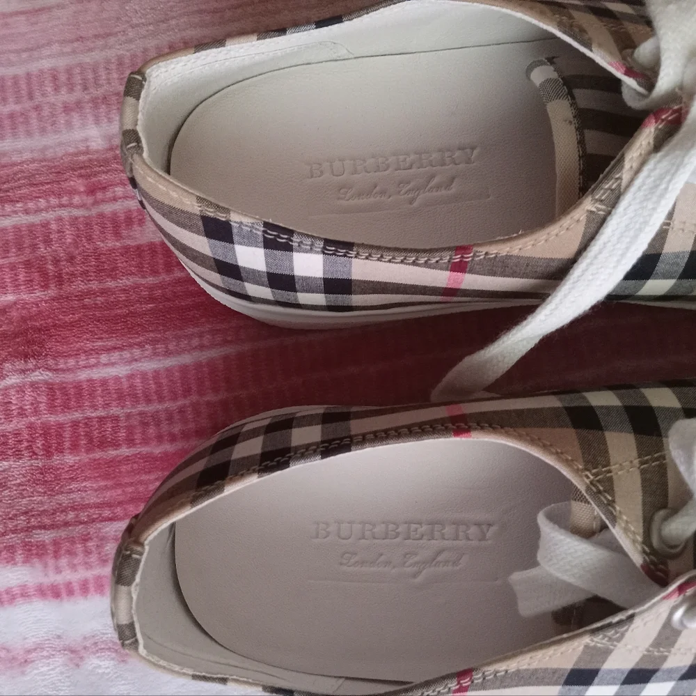 Burberry woman's shoes - Picture 15 of 16